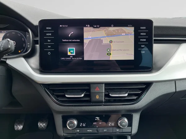 SKODA Scala (2022) — foto 2 van 21