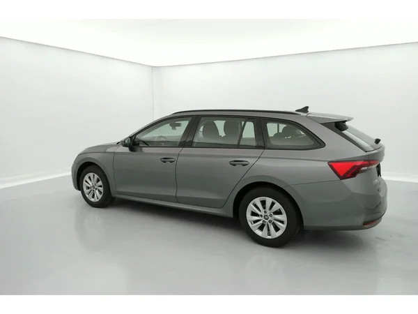 SKODA Octavia Combi (2025) — foto 28 van 36