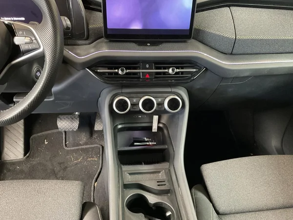 SKODA Kodiaq (2025) — foto 3 van 24