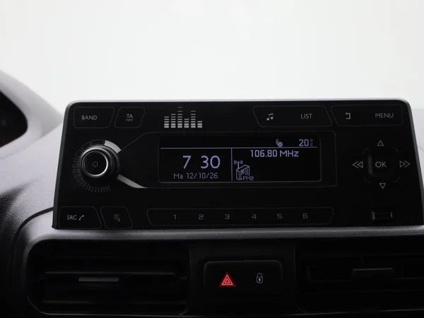 Peugeot Partner (2021) — foto 9 van 32