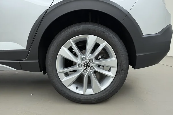 Volkswagen Taigo — foto 13 van 16