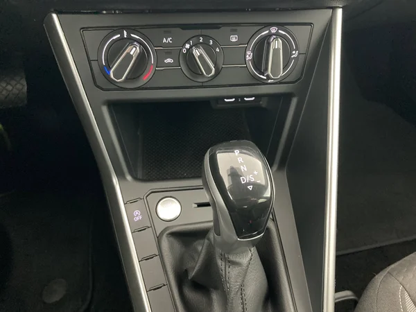 VOLKSWAGEN Taigo (2024) — foto 17 van 36