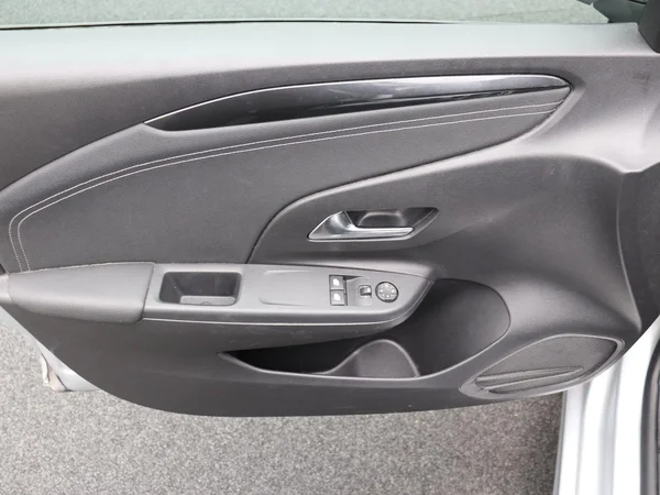 Opel Corsa (2023) — foto 18 van 19