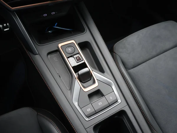 CUPRA Leon (2025) — foto 9 van 23