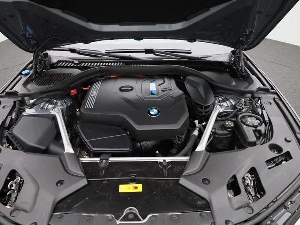 BMW 5 Reeks (2023) — foto 35 van 44