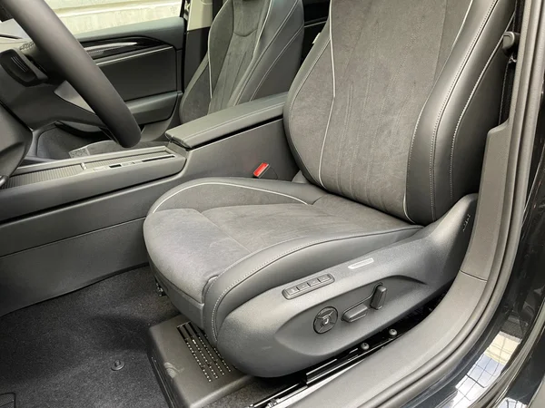 VOLKSWAGEN Passat SW (2025) — foto 4 van 14