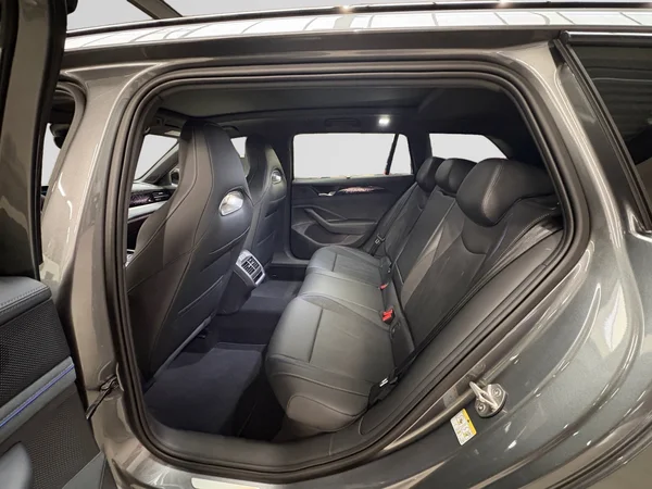 VOLKSWAGEN Passat Variant (2026) — foto 2 van 20