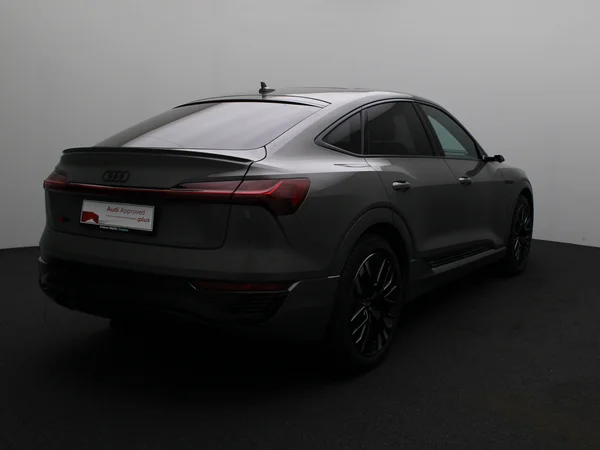 AUDI Q8 e-tron Sportback (2024) — foto 23 van 33
