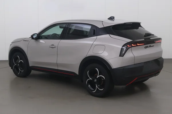 Alfa Romeo Junior (2025) — foto 13 van 19