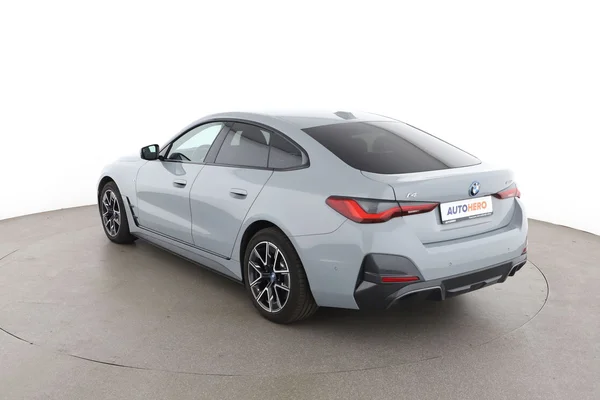 BMW i4 (2023) — foto 10 van 16