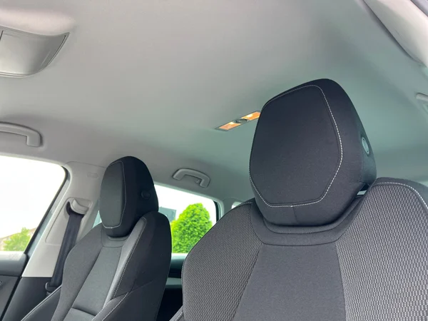SKODA Karoq (2025) — foto 13 van 24