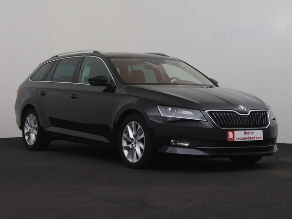 SKODA Superb (2019) — foto 23 van 28