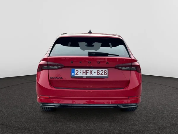 SKODA Octavia Combi (2025) — foto 14 van 17