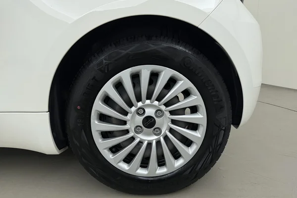 Fiat E-500 (2023) — foto 12 van 15
