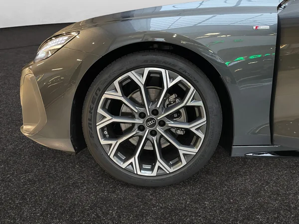 AUDI A6 (2025) — foto 2 van 14