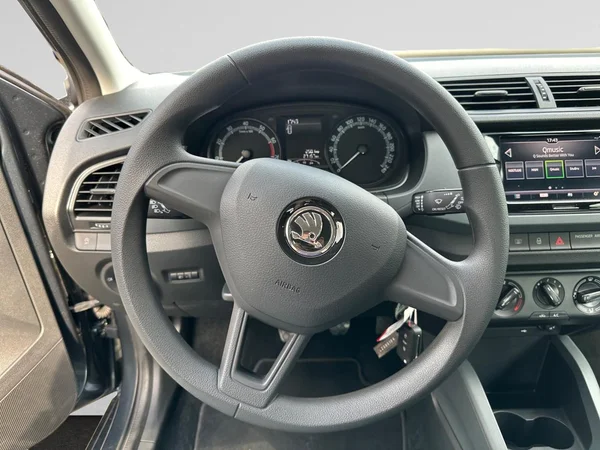 SKODA Fabia SW (2020) — foto 2 van 18