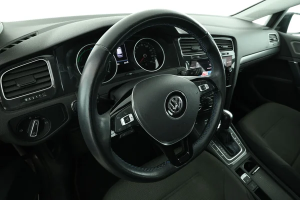 Volkswagen e-Golf (2020) — foto 2 van 16