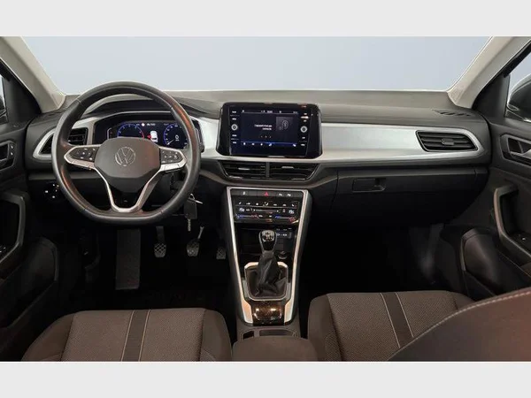 Volkswagen T-Roc (2022) — foto 2 van 24