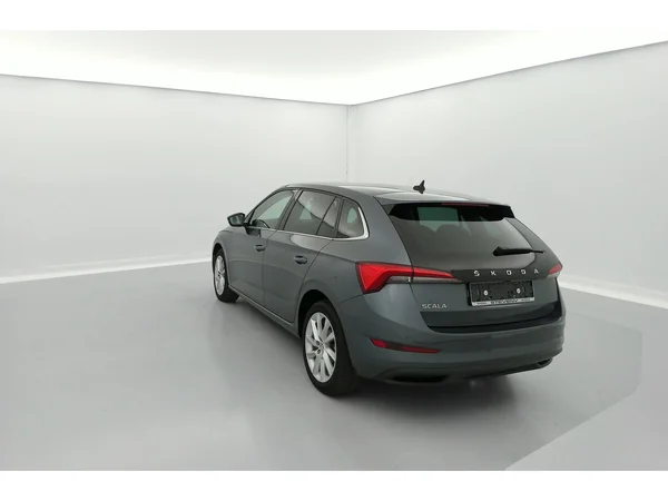 SKODA Scala (2021) — foto 2 van 36