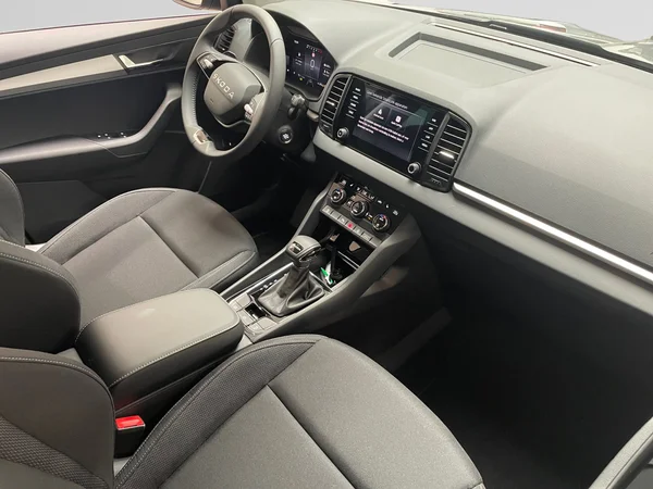 SKODA Karoq (2025) — foto 9 van 15