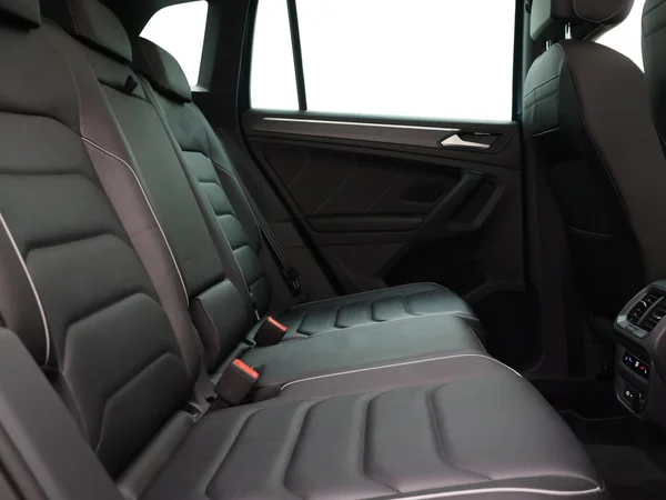 VOLKSWAGEN Tiguan Dsl (2021) — foto 31 van 33