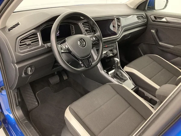 VOLKSWAGEN T-Roc (2021) — foto 36 van 36