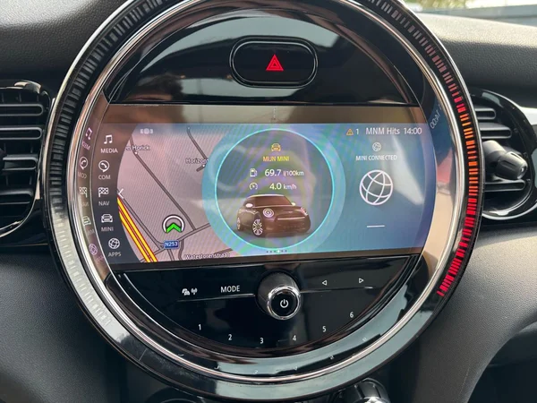 MINI Mini 5 Doors (F55 LCI II) (2022) — foto 5 van 24