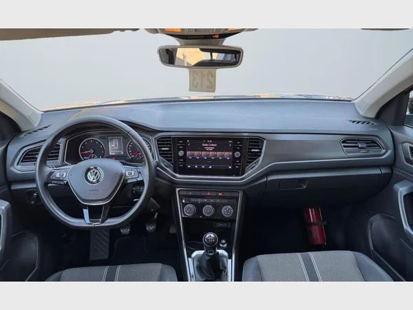 Volkswagen T-Roc (2019) — foto 28 van 28