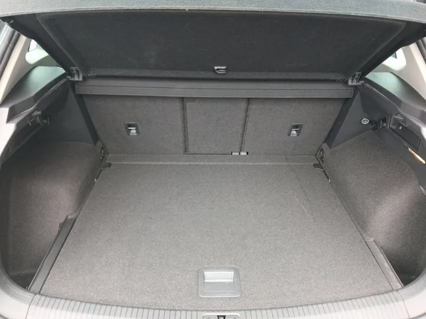 VOLKSWAGEN Tiguan (2021) — foto 7 van 18