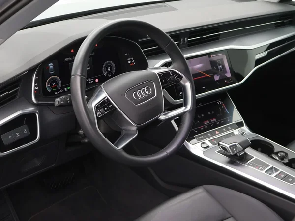 Audi A6 (2022) — foto 14 van 20