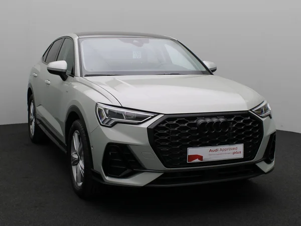 AUDI Q3 Sportback (2025) — foto 12 van 26