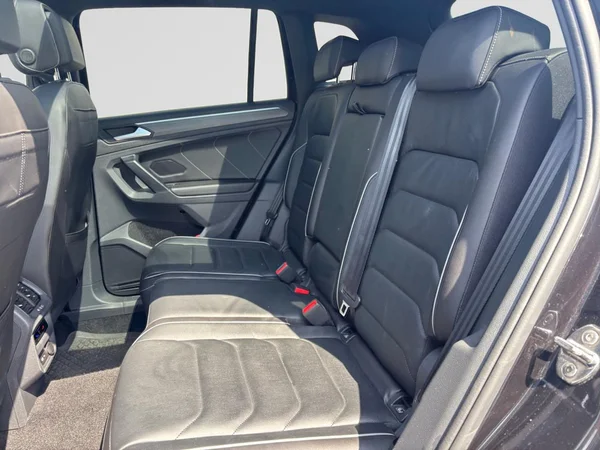 VOLKSWAGEN Tiguan (2023) — foto 14 van 22