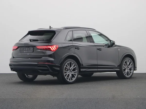 AUDI Q3 PHEV (2023) — foto 12 van 25