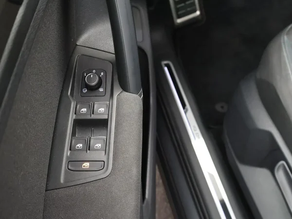 Volkswagen Tiguan (2020) — foto 13 van 29