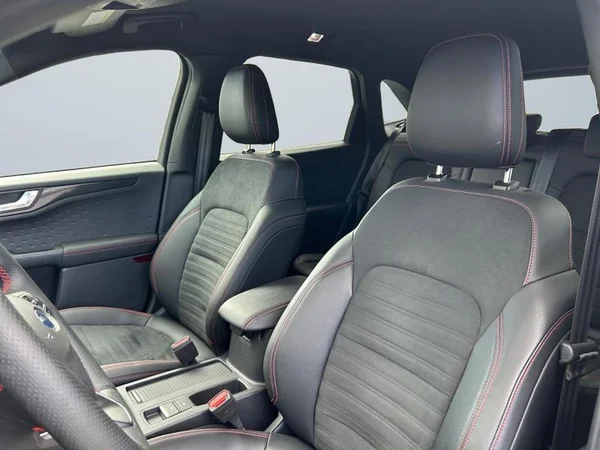 FORD Kuga (2021) — foto 2 van 31