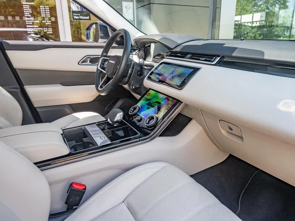 Land Rover Range Rover Velar (2021) — foto 18 van 25