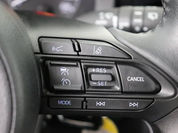 TOYOTA Yaris (2021) — foto 9 van 25