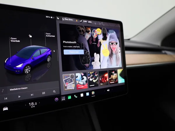 Tesla Model Y (2022) — foto 21 van 41