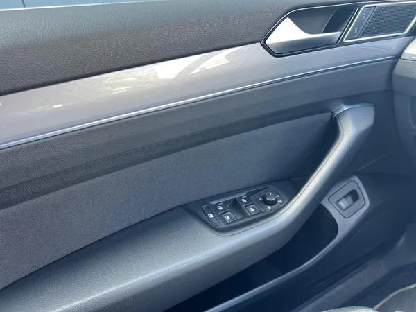 VOLKSWAGEN Passat Variant (2024) — foto 7 van 24