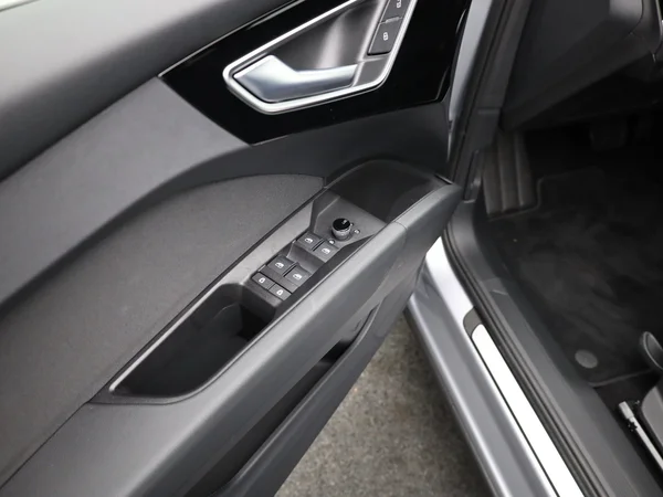 AUDI Q4 e-tron (2025) — foto 5 van 24