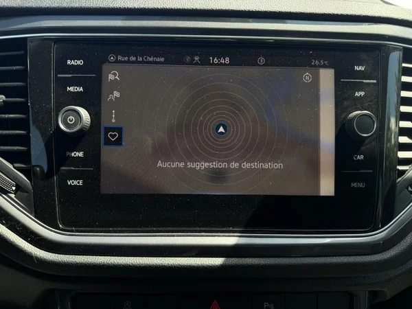 VOLKSWAGEN T-Roc (2021) — foto 14 van 26