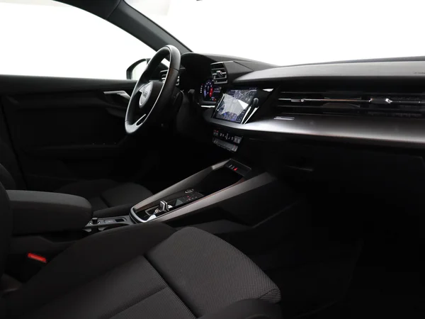 AUDI A3 Sportback (2024) — foto 11 van 16