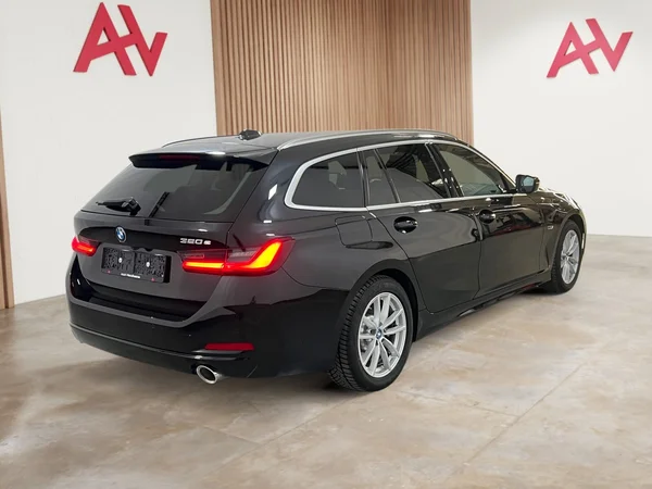 BMW 320 (2023) — foto 25 van 29