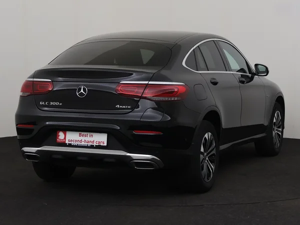 MERCEDES GLC 300 (2021) — foto 23 van 32