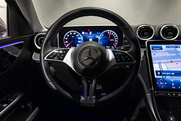 Mercedes-Benz C-Klasse (2023) — foto 15 van 32