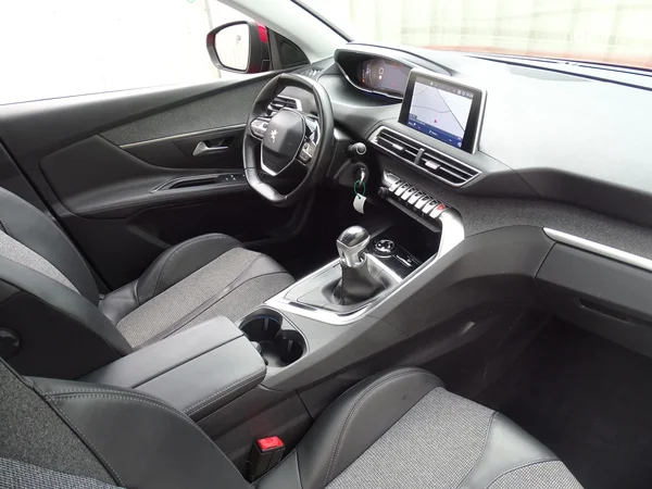Peugeot 3008 (2018) — foto 6 van 24