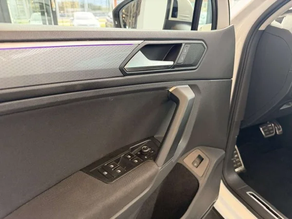 Volkswagen Tiguan (2023) — foto 16 van 23