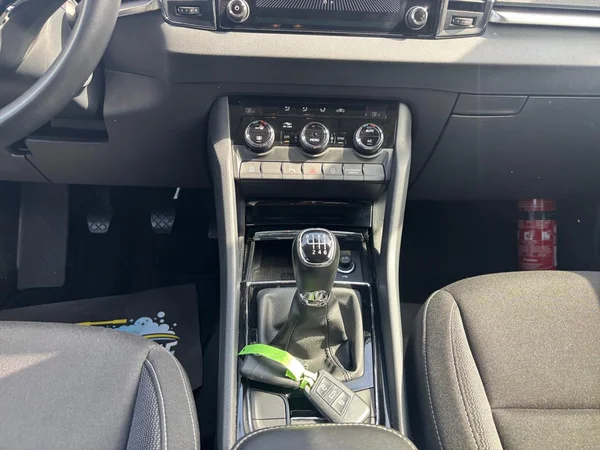 SKODA Karoq Dsl (2023) — foto 10 van 19