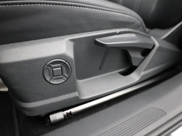 AUDI Q4 e-tron (2025) — foto 16 van 25