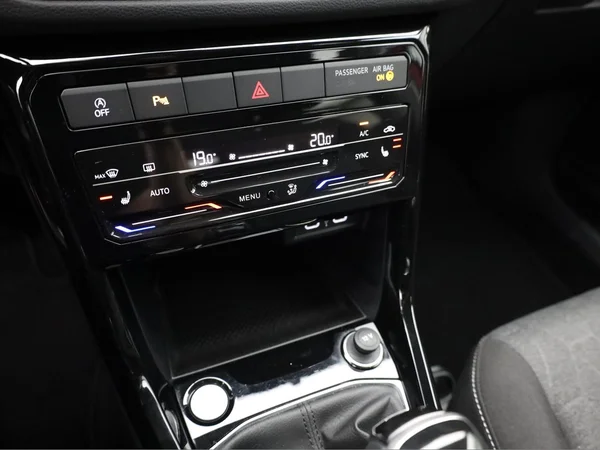 VOLKSWAGEN T-Cross (2025) — foto 8 van 19